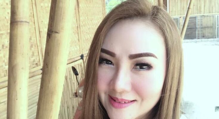 Trust Me Up single terbaru Poppy Kelly berbahasa Inggris