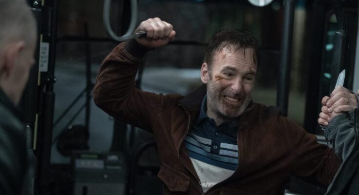 Penampilan garang Bob Odenkirk dalam film aksi Nobody
