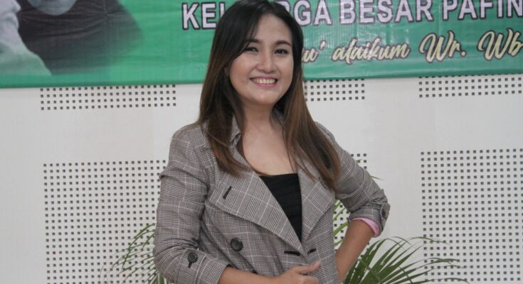Artis sinetron dan bintang iklan Yenni Ermella, cukup terpukul mendengar kabar banyaknya rekan seprofesinya yang terpapar Covid-19