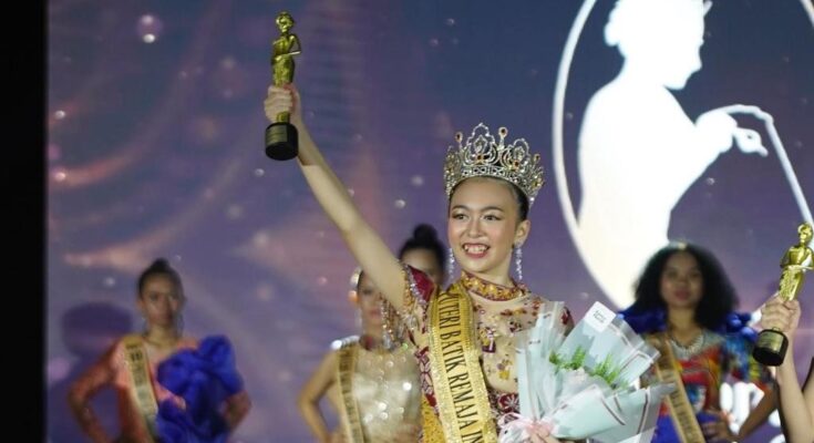 Nathania Ardelia Elfadi sabet gelar Puteri Remaja Batik 2022